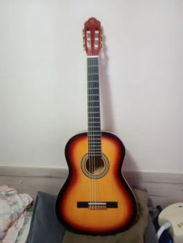 Violão Nylon Iniciante muito novo