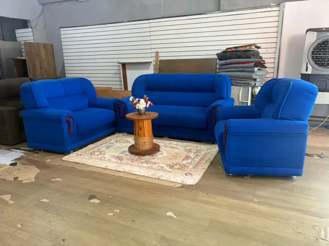 Sofa 2 e 3 lugares + poltrona bem conservada ((ENTREGO GRATIS))