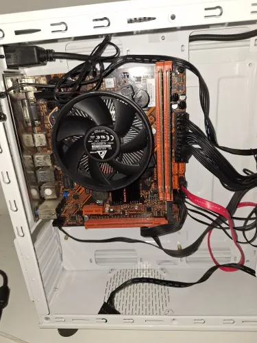 Kit Placa Mãe, Processador e Memória.