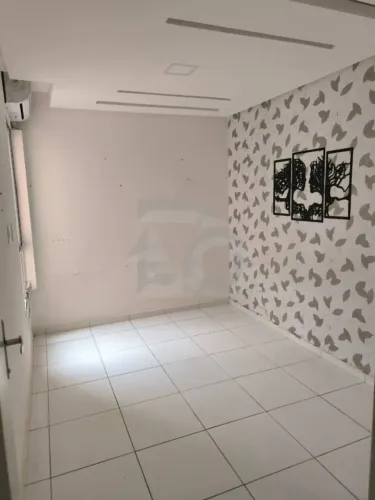 Condomínio Jardim Tropical: Apto 2 Quartos com Piscina e Academia