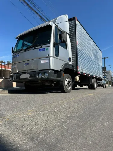 Caminhão Ford Cargo 815 E ano 2006 mod. 2006 .