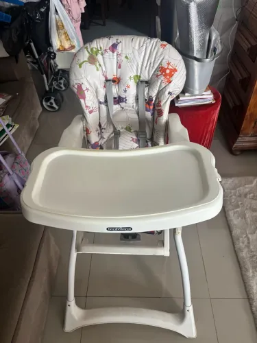 Cadeirinha de alimentação