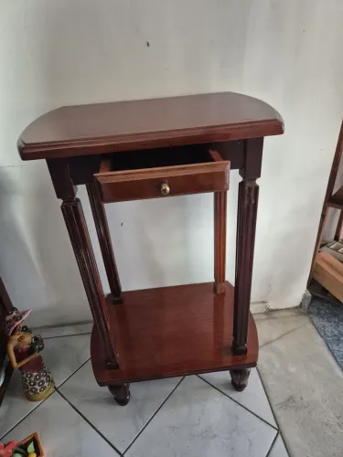 Mesa de canto - Madeira