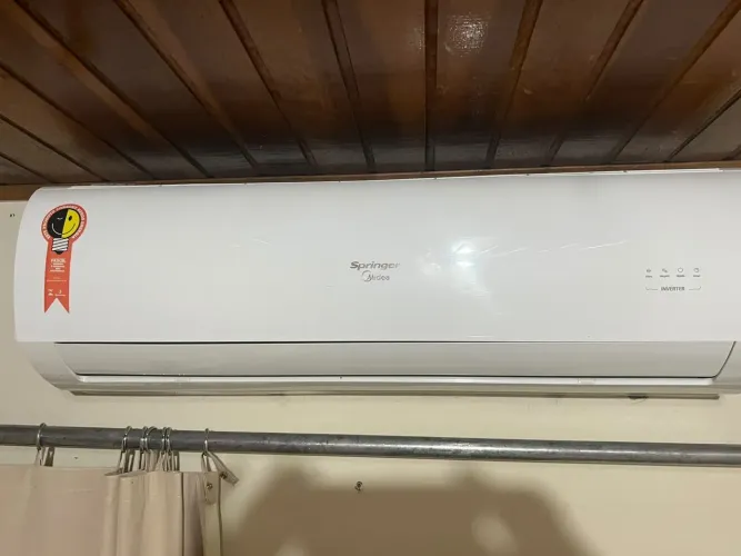 Vendo Ar condicionado de 18 mil BTUs inverter 