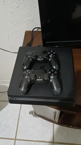 PS4 SLIM 1TB