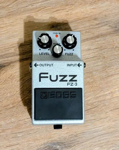 Pedal Boss efeito Fuzz FZ-3 original