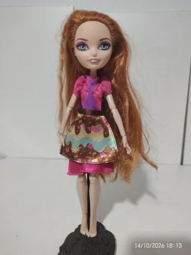 Boneca Holly O'Hair Sugarcoated Ever After High Suporte Não Incluso.
