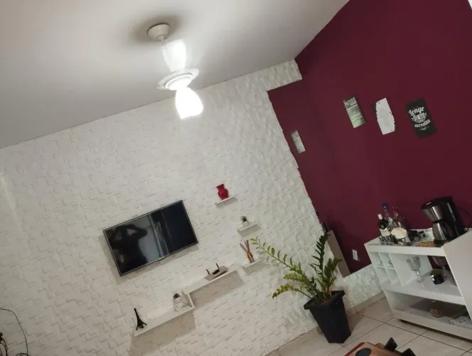Alugo casa duplex com piscina