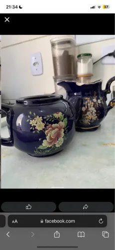 Bule e leiteira de porcelanas antigo