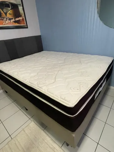 Cama de casal padrão com colchão - estado de nova