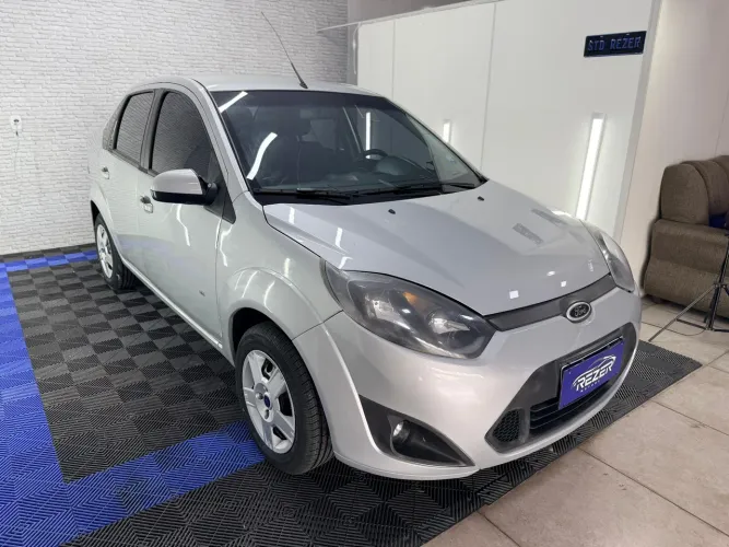 Ford Fiesta Sedan SE 1.6 8V Flex 4P 2014