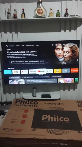 TV Android semi nova ainda nos plásticos e com caixa