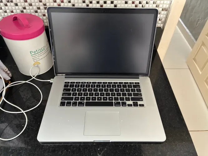 MacBook Pro 2015 i7 16gb ram