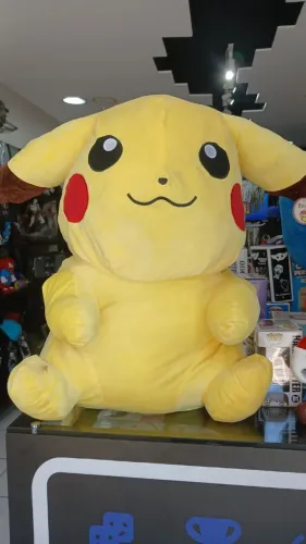 PELÚCIA PIKACHU - GRANDE