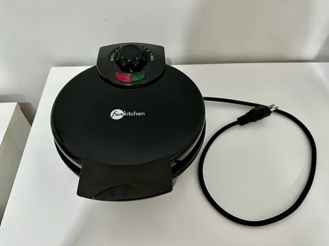 Máquina de Waffle Fun Kitchen - 110V