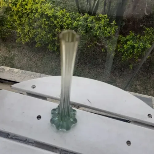 Vaso antigo em cristal esverdeado 25cm altura vaso solitário antigo
