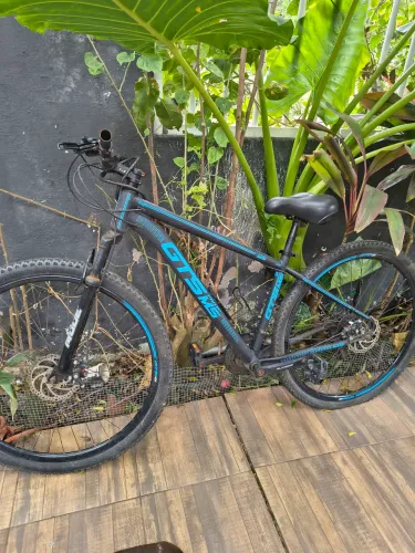 Vende-se bike usada muito conservada