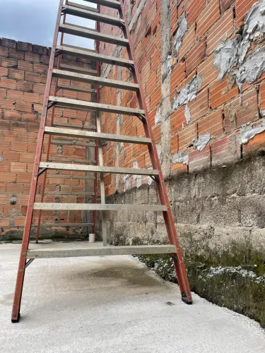 Escada tesoura