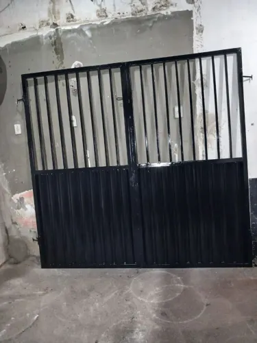 Vendo esse portão de Metalon galvanizado de duas bandas
