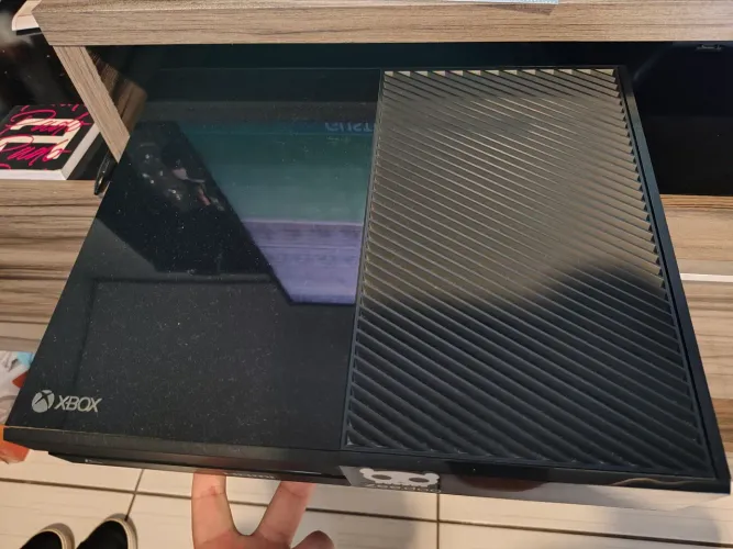 Xbox one fat 500 GB com 2 controles (LER O ANÚNCIO ANTES DE COMPRAR)
