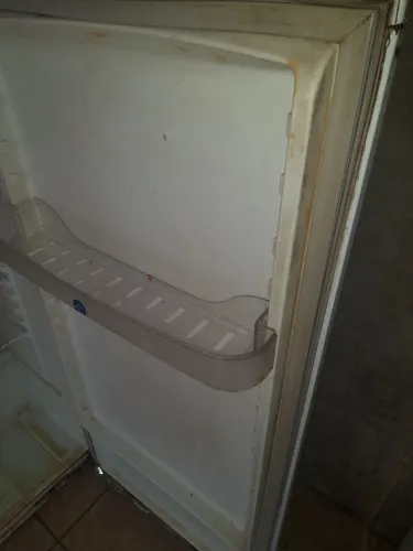 Vendo Fogão com mangueira geladeira sofá e painel