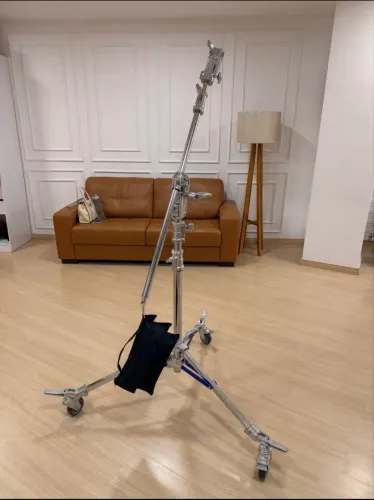 Girafa tripé de estúdio