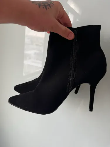 Bota nova 37