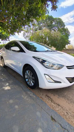 Hyundai Elantra GLS 2.0 16V Flex Aut. 2015