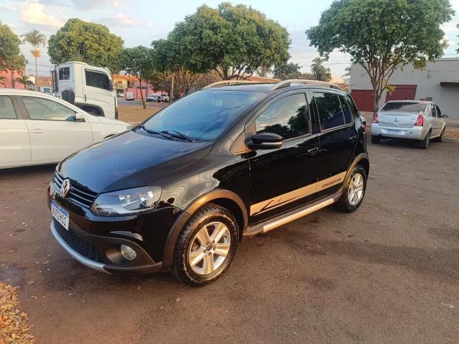 Volkswagen Crossfox 1.6 MI Total Flex 8V 5P 2011
