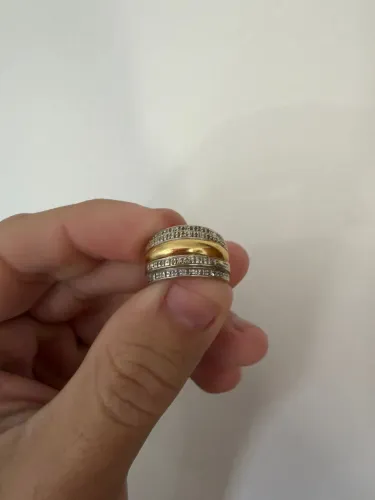 Anel ouro amarelo e ouro branco 18k com brilhantes, 6.1 gramas, anel todo trabalhado