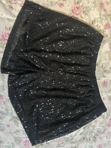 Short com lantejoulas