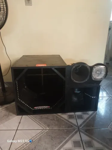 Caixa gabinete de som com led, sem força sem Grave,sem fonte