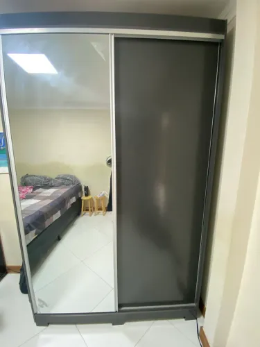 Guarda Roupa com espelho