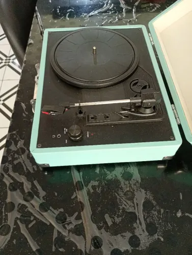 Vendo vitrola vintage semi nova e em perfeitas condições 