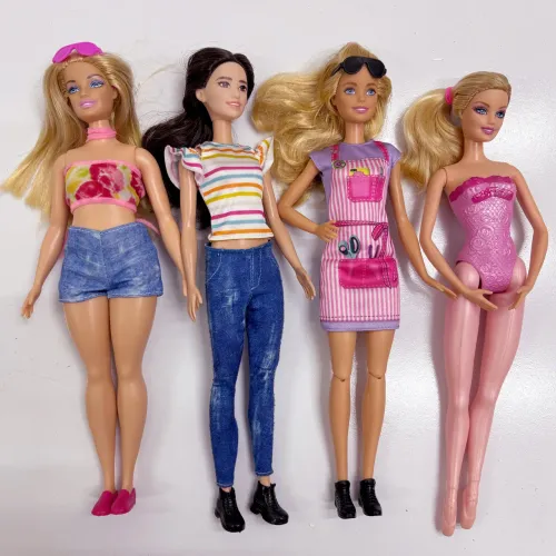 Lote de Barbies (em perfeito estado)