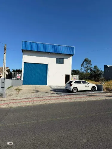Pavilhão com 228m² para locação no bairro JD Maristela