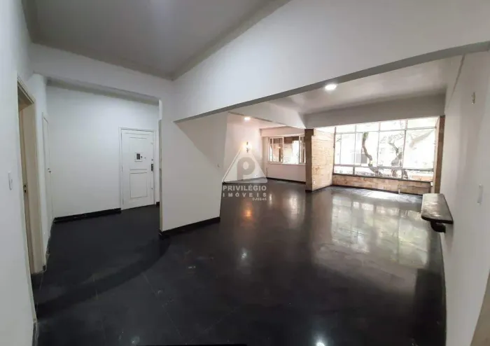 Apartamento à venda na Rua Bolívar, Copacabana Posto 4