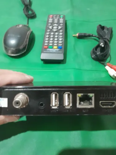 UM CONVERSOR DE TV MULTILEZER TIPO TV BOX