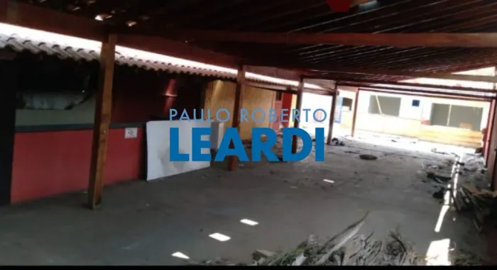 Casa com 1 Quarto(s) e 2 banheiro(s) para Alugar, 300 m² por R$ 4000 / Mês