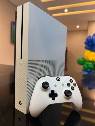 Xbox one S 1TB _ Aceito trocas / Parcelo 