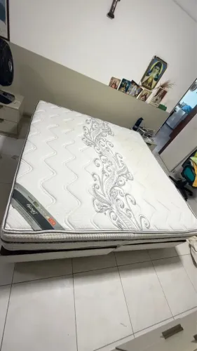 Imperdível cama Box Super king Size