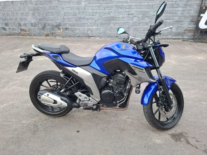 Sou o primeiro dono, e a moto está em perfeito estado