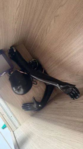 Vendo manequim com pequenas avarias