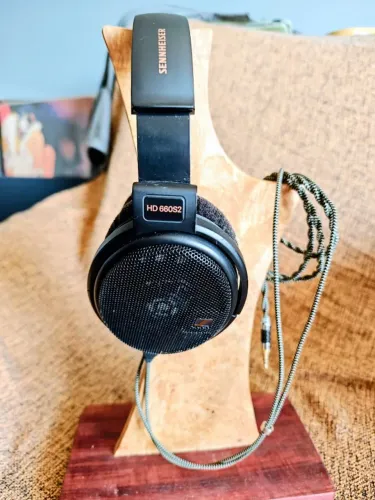 Sennheiser HD660S2 em excelente condicao c/cabo original sem caixa