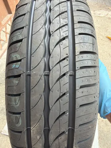 Pneu aro 14 Pirelli Cinturato P1 165/70/14 novo