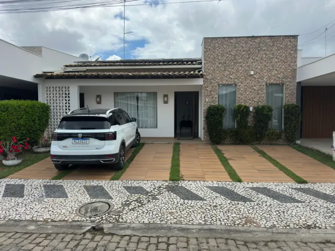 Casa e condomínio de alto padrão