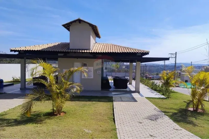 Terreno de 617m² no Reserva Santa Anna: Lazer Completo e Preço Reduzido em Santana de Parn