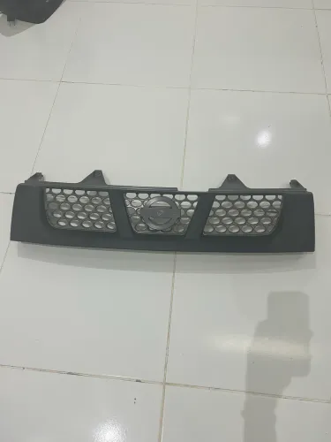 Grade frontal para Nissan Frontier 2002 a 2004