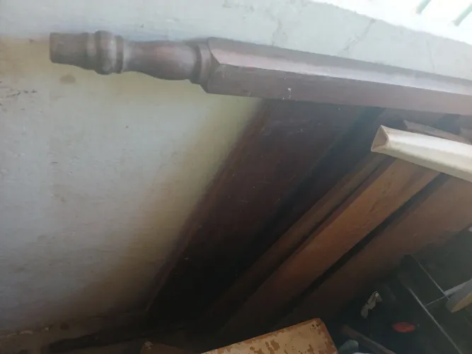 Cama de solteirão em madeira