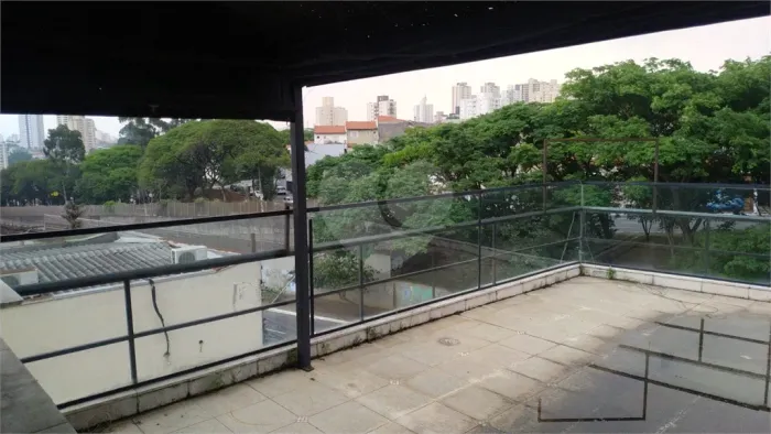 Prédio inteiro à venda ou para locação em Parada inglesa - SP